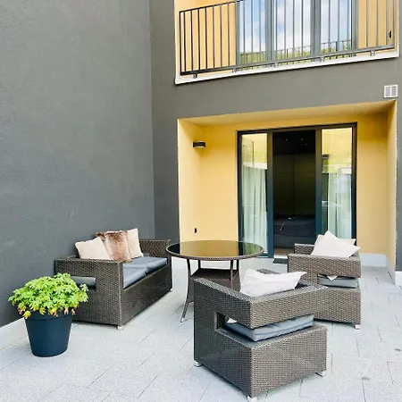 Novy S Velkou Terasou A Grilem Appartement